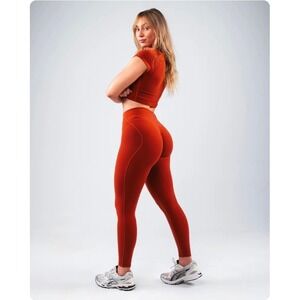 Alphalete Everyday Core Mid Rise Leggings Sting Womens Medium